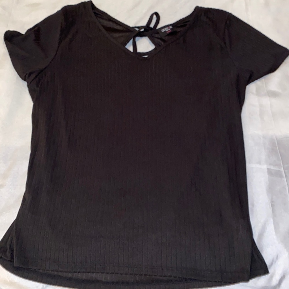 ⭐️5/$10⭐️Juniors Plus Keyhole top